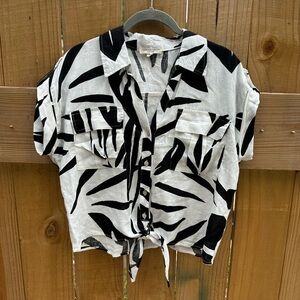 Christian Siriano Black and White Tie-Front Button-Up Blouse